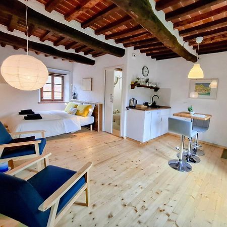 Il Palazzo, Le Fornaci Hotell Sassetta Eksteriør bilde